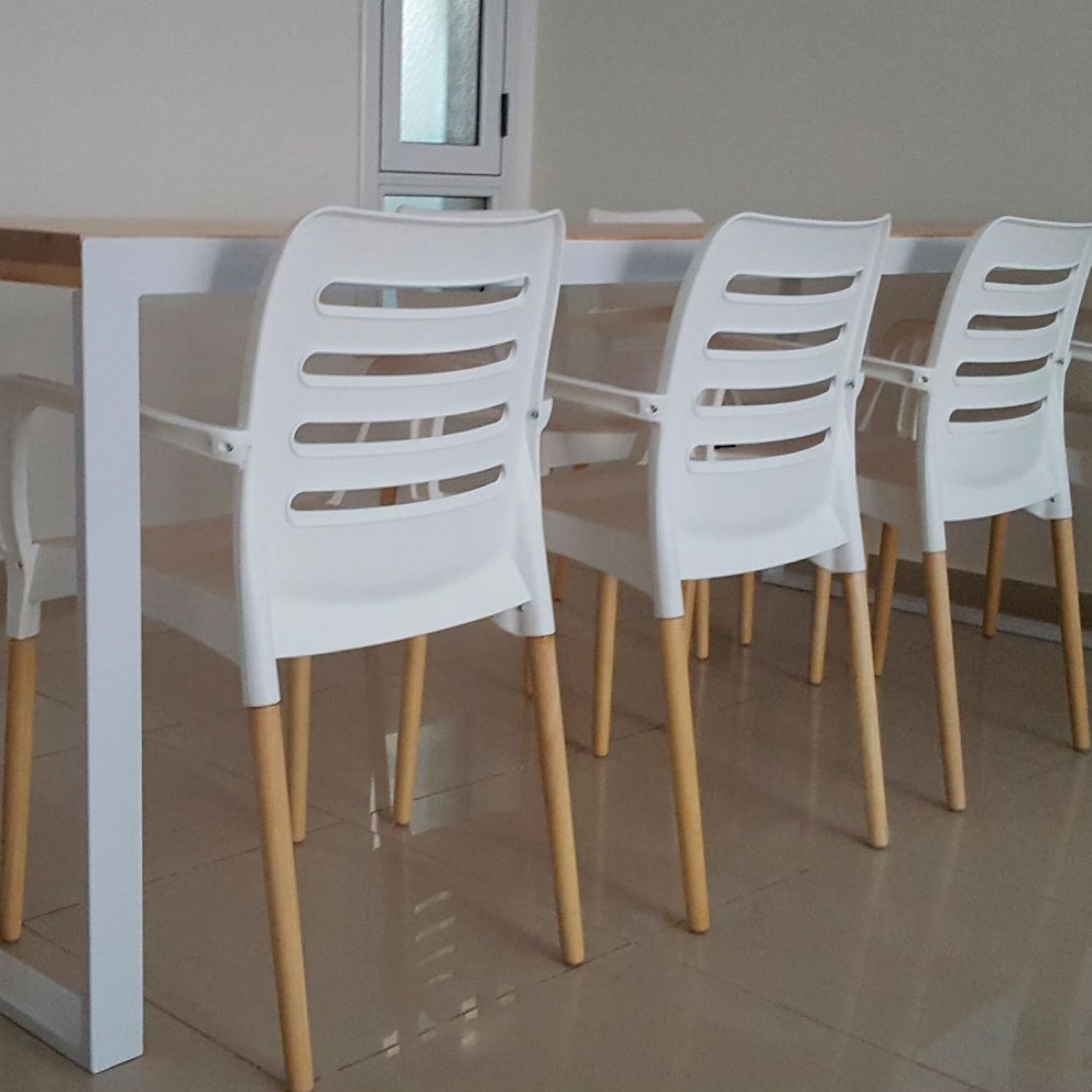 Imagen Silla De Diseño Comedor Sit Mobili 333 Ambar Patas Madera Blanca