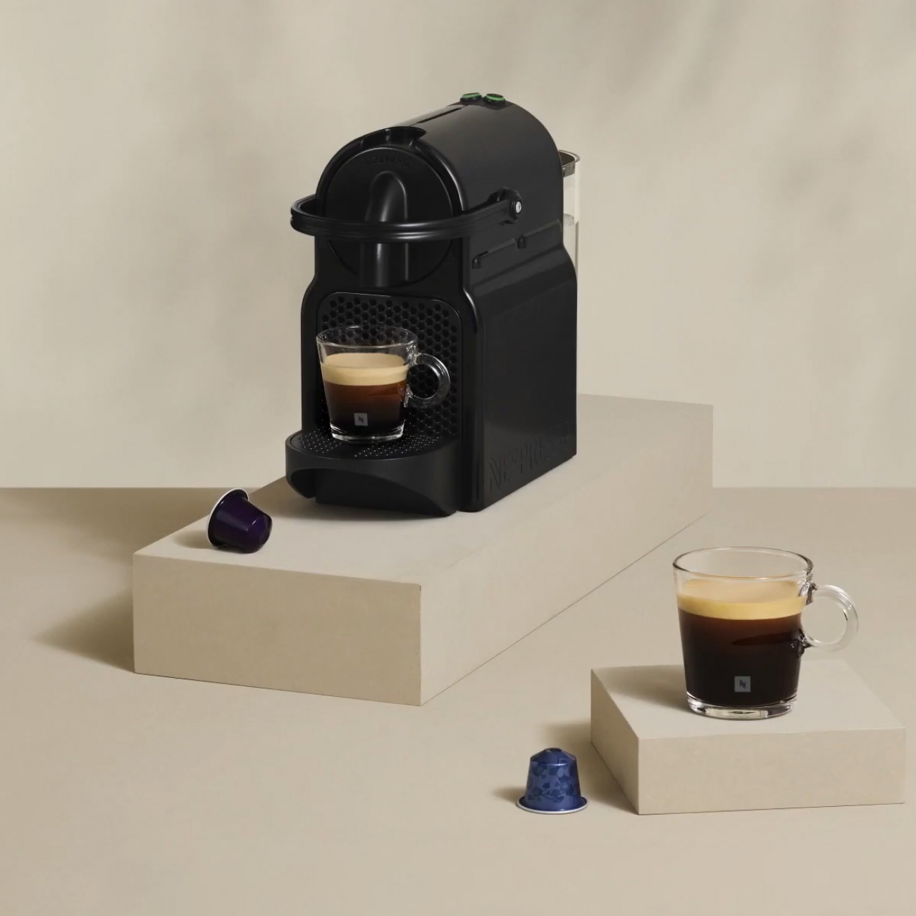 Imagen Cafetera A C&aacute;psula Nespresso Inissia Black + Aeroccino 3